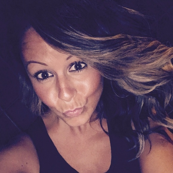 Meet your Posher, Danielle - Picture 1 of 1